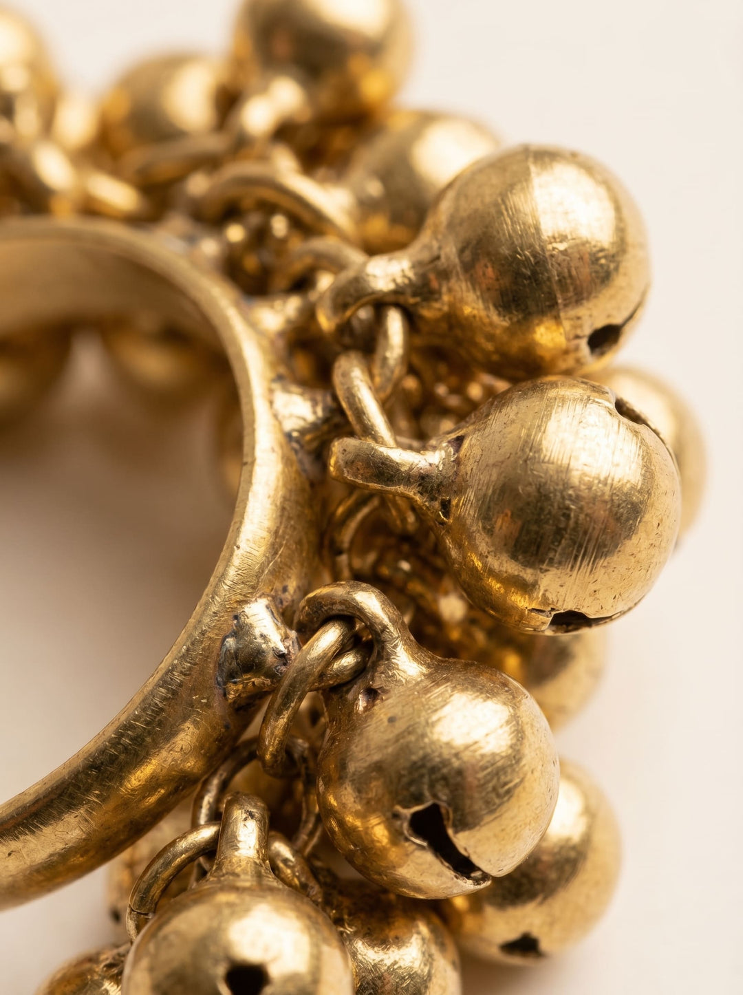Golden Cluster Ring
