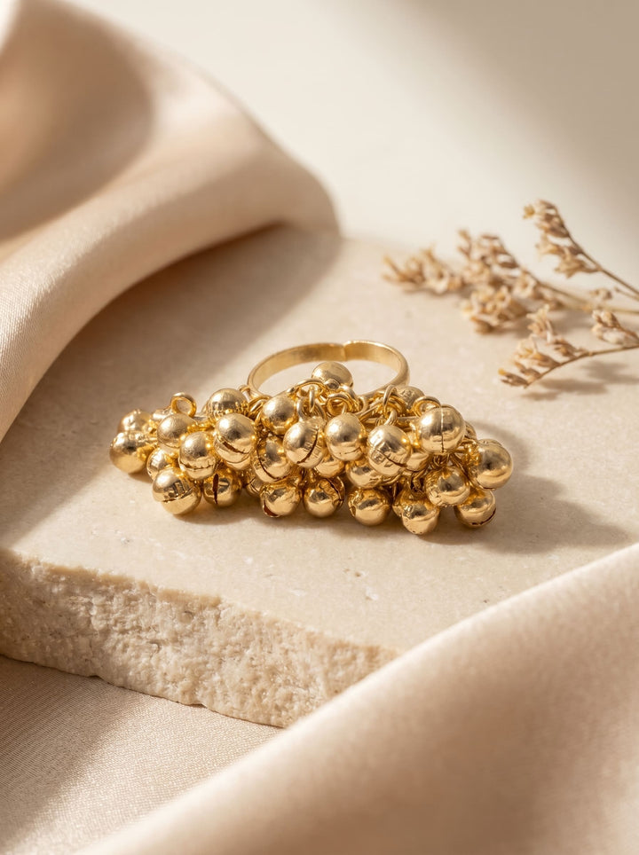 Golden Cluster Ring