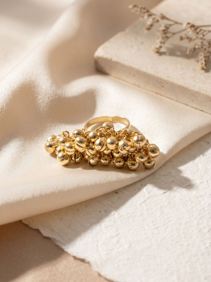 Golden Cluster Ring