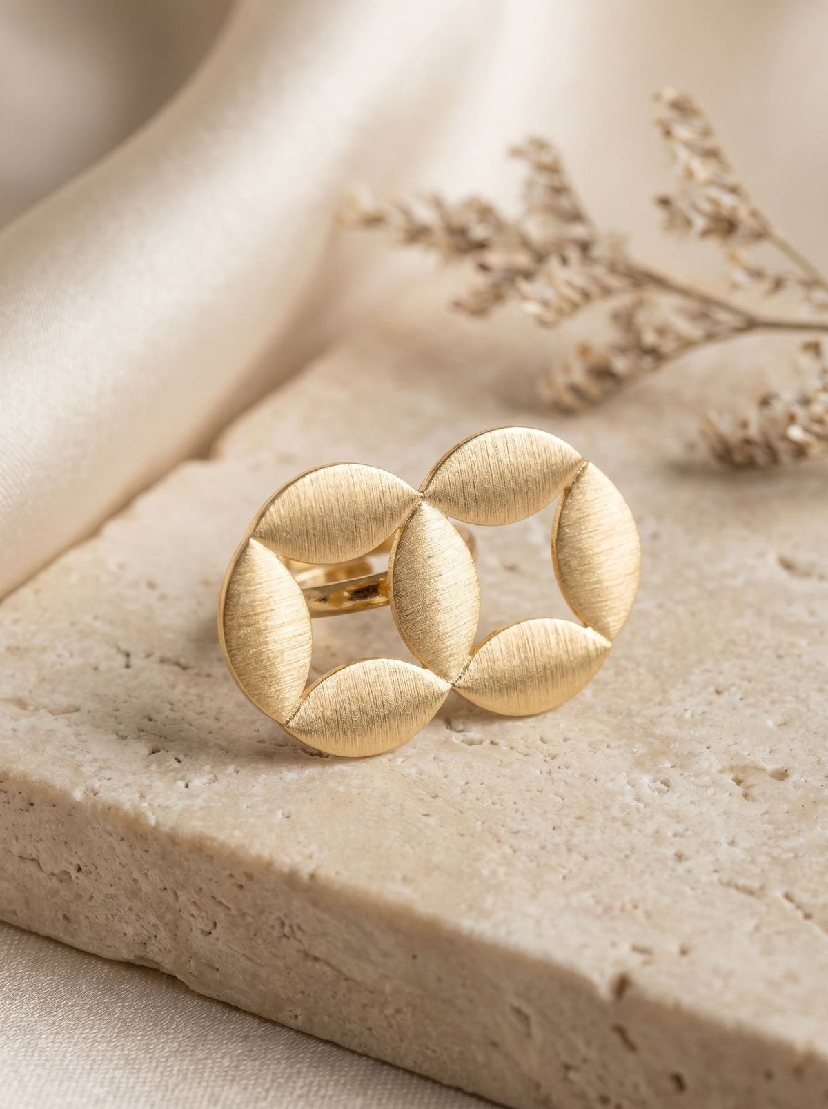 Lumière Petal Ring