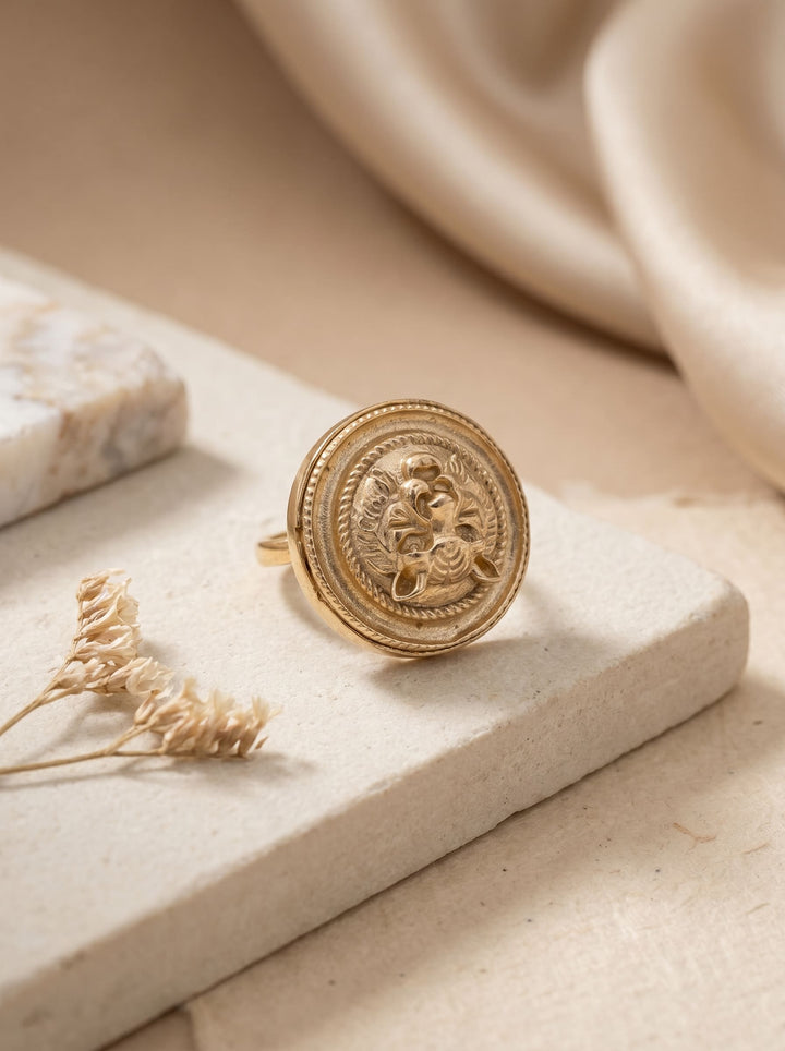 Regal Crest Ring
